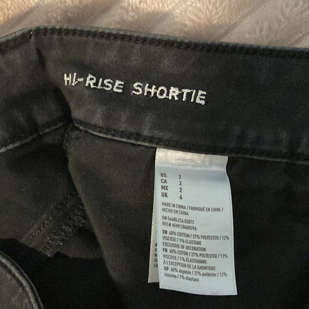 AEO Denim Shorts Super Super Stretch High Rise Shortie Size 2 in Black Wash - Picture 3 of 5
